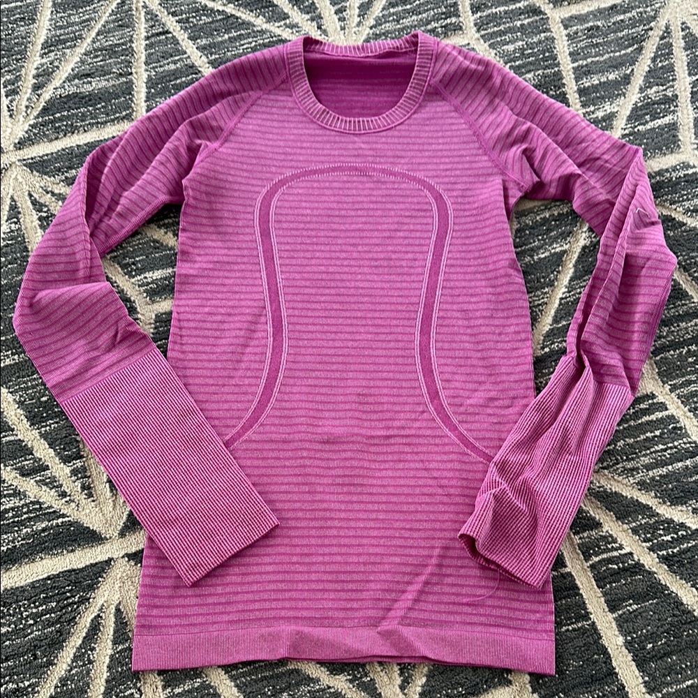 Women's lululemon Purple/pink Long Sleeve size 2